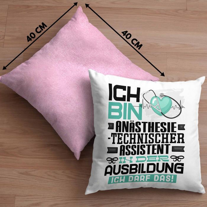 Anästhesietechnischer Assistent Ausbildung Kissen mit Füllung 40x40 Geschenk Ich Bin Anästhesietechnischer Assistent In Der Ausbildung Ich Darf Das Geschenkidee Spruch (Grau) Rosa Trendation