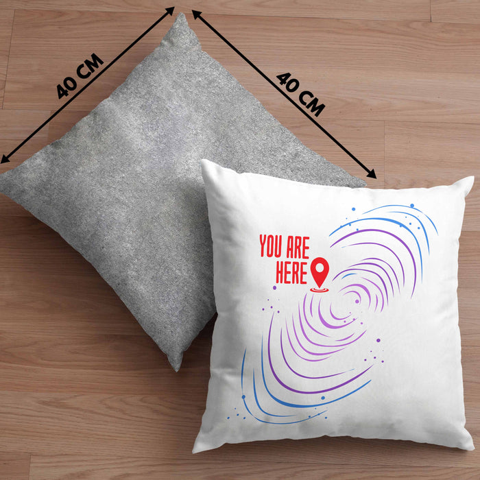 Lustige Galaxie-Kissen mit Füllung 40x40 Spruch "You Are Here" Geschenk für Weltraumliebhaber (Grau) Grau Trendation