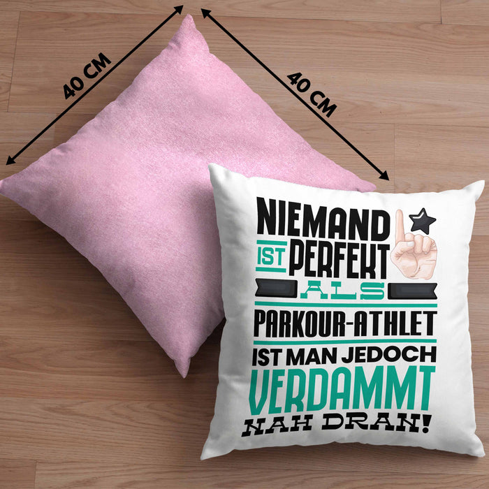 Parkour-Athlet Geschenk Kissen mit Füllung 40x40 Lustige Geschenkidee für Parkour-Athlet Geburtstag Niemand Ist Perfekt Aber Als Parkour-Athlet Ist Man Nah Dran (Grau) Rosa Trendation