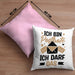 Postbote Geschenk Kissen mit Füllung 40x40 Spruch Ich Bin Postbote Ich Darf Das (Grau) Rosa Trendation