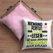 Leser Geschenk Kissen mit Füllung 40x40 Lustige Geschenkidee für Leser Geburtstag Niemand Ist Perfekt Aber Als Leser Ist Man Nah Dran (Grau) Rosa Trendation