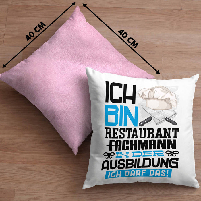 Restaurantfachmann Ausbildung Kissen mit Füllung 40x40 Geschenk Ich Bin Restaurantfachmann In Der Ausbildung Ich Darf Das Geschenkidee Spruch (Grau) Rosa Trendation