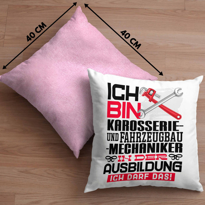 Karosserie- und Fahrzeugbaumechaniker Ausbildung Kissen mit Füllung 40x40 Geschenk Ich Bin Karosserie- und Fahrzeugbaumechaniker In Der Ausbildung Ich Darf Das Geschenkidee Spruch (Grau) Rosa Trendation