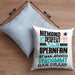 Opernfan Geschenk Kissen mit Füllung 40x40 Lustige Geschenkidee für Opernfan Geburtstag Niemand Ist Perfekt Aber Als Opernfan Ist Man Nah Dran (Grau) Blau Trendation