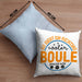 Boule Kissen mit Füllung 40x40 "So Sieht Ein Richtig Cooler Boule Spieler Aus" Kissen mit Füllung 40x40 - Geschenk für Boule-Fans mit Spruch (Grau) Blau Trendation