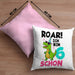 6. Geburtstag Kissen mit Füllung 40x40 Geschenk Lustiger Spruch Roar Ich Bin Schon 6 Dinosaurier Geschenkidee Geburtstag (Grau) Rosa Trendation