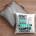 Camper Geschenk Lustiger Spruch für Camper Geschenkidee Bester Camper Der WeltKissen mit Füllung 40x40 (Grau) Grau Trendation
