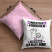 Wildtierforscher Kissen mit Füllung 40x40 Geschenk für Wildtierforscher Der Mann Der Alles Kann Geschenkidee zum Geburtstag (Grau) Rosa Trendation