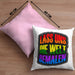 Geschenkidee LGBT Kissen mit Füllung 40x40 "Lass uns die Welt Bemalen" Regenbogenfarben (Grau) Rosa Trendation