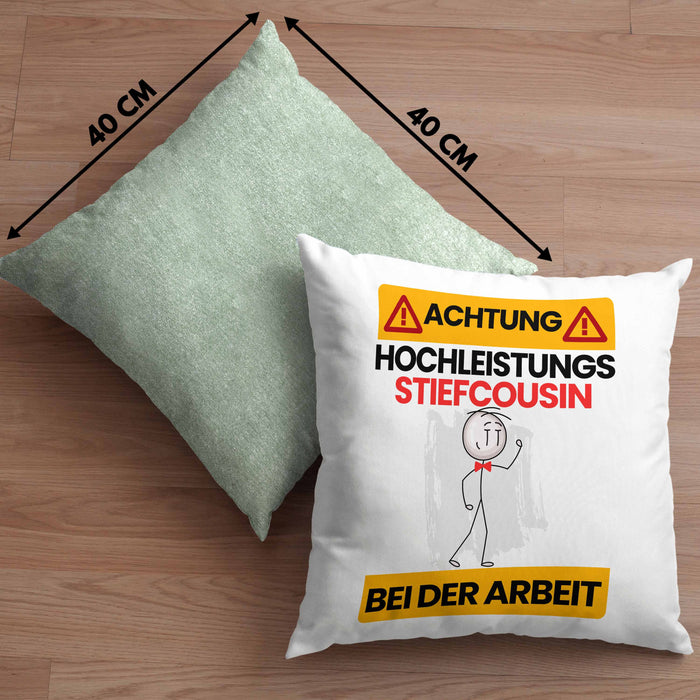 Stiefcousin Kissen mit Füllung 40x40 Geschenk Lustiger Spruch Geschenkidee für Stiefcousin Achtung Hochleistungs Stiefcousin Bei Der Arbeit (Grau) Grün Trendation
