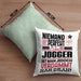 Jogger Geschenk Kissen mit Füllung 40x40 Lustige Geschenkidee für Jogger Geburtstag Niemand Ist Perfekt Aber Als Jogger Ist Man Nah Dran (Grau) Grün Trendation