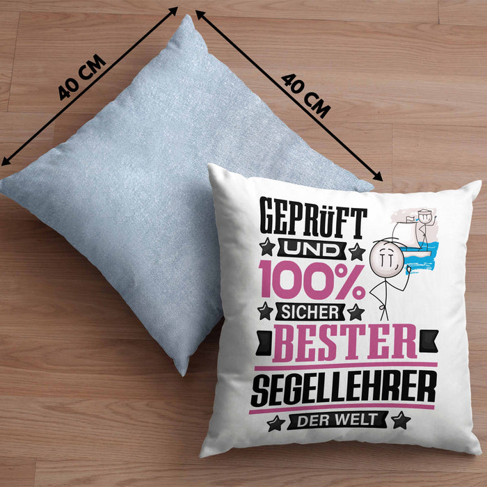 Segellehrer Geschenk Lustiger Spruch für Segellehrer Geschenkidee Bester Segellehrer Der WeltKissen mit Füllung 40x40 (Grau) Blau Trendation
