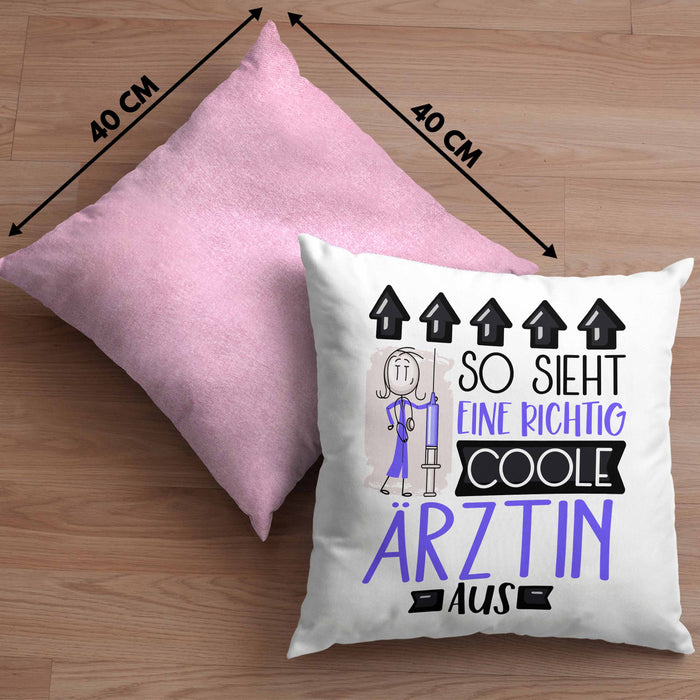 Ärztin Geschenk Kissen mit Füllung 40x40 Lustig Geschenkidee für Ärztin Geburtstag So Sieht Eine Richtig Coole Ärztin Aus Frauen Spruch (Grau) Rosa Trendation
