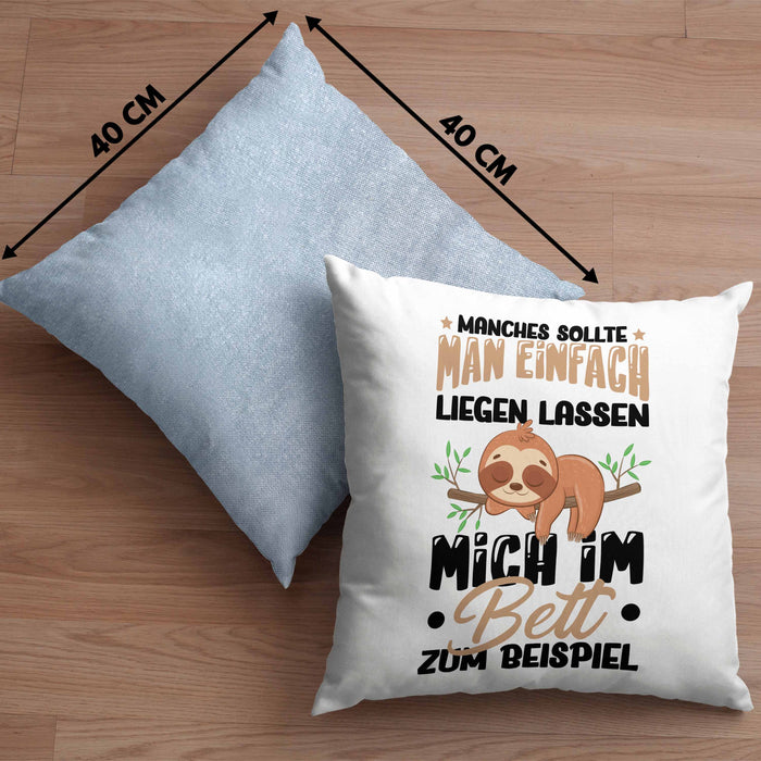 Faultier Kissen mit Füllung 40x40 Geschenk Faullenzer Manches Sollte Man Einfach Liegen Lassen Mich Im Bett Zum Beispiel Freundin Geschenkidee (Grau) Blau Trendation
