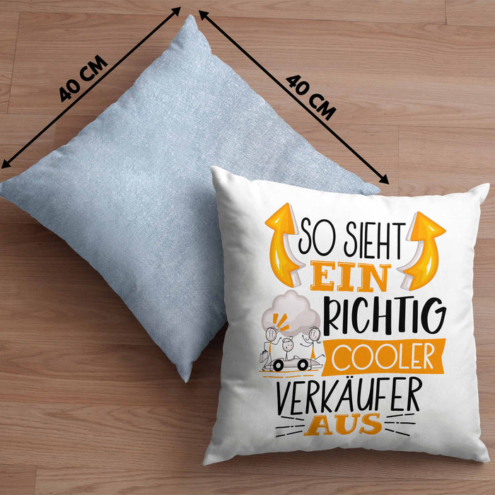 Autoverkäufer Kissen mit Füllung 40x40 Geschenk So Sieht Ein Richtig Cooler Autoverkäufer Aus Geschenkidee Spruch Lustig (Grau) Blau Trendation