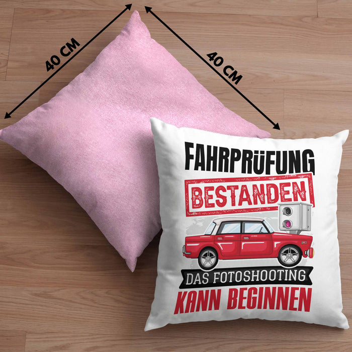 Führerschein Bestanden Geschenk Kissen mit Füllung 40x40 Bestandener Führerschein Das Fotoshooting Kann Beginnen Fahrschule (Grau) Rosa Trendation
