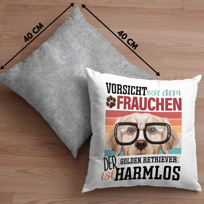 Golden Retriever Besitzerin Frauchen Kissen mit Füllung 40x40 Geschenk Lustiger Spruch Geschenkidee Vorsicht Vor Dem Frauchen (Grau) Grau Trendation