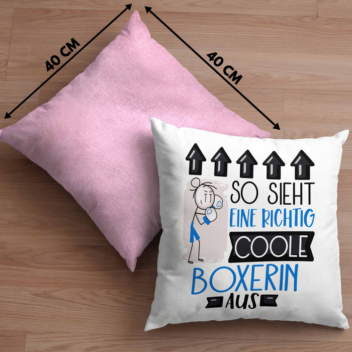 Boxerin Geschenk Kissen mit Füllung 40x40 Lustig Geschenkidee für Boxerin Geburtstag So Sieht Eine Richtig Coole Boxerin Aus Frauen Spruch (Grau) Rosa Trendation