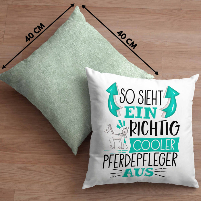 Pferdepfleger Kissen mit Füllung 40x40 So Sieht Ein Richtig Cooler Pferdepfleger Aus Geschenk Lustiger Spruch Geschenkidee (Grau) Grün Trendation