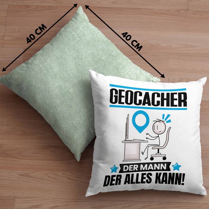 Geocacher Kissen mit Füllung 40x40 Geschenk für Geocacher Der Mann Der Alles Kann Geschenkidee zum Geburtstag (Grau) Grün Trendation