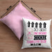 Trainingspartnerin Geschenk Kissen mit Füllung 40x40 Lustig Geschenkidee für Trainingspartnerin Geburtstag So Sieht Eine Richtig Coole Trainingspartnerin Aus Frauen Spruch (Grau) Rosa Trendation