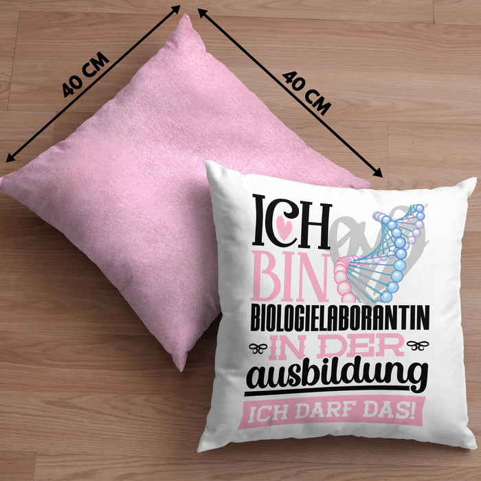 Biologielaborantin Ausbildung Start Geschenk Kissen mit Füllung 40x40 Ich Bin Biologielaborantin In Der Ausbildung Ich Darf Das Geschenkidee (Grau) Rosa Trendation