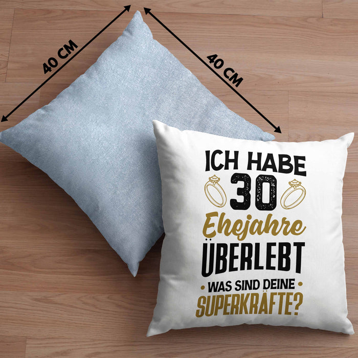 30. Hochzeitstag Kissen mit Füllung 40x40 Geschenk Perlen-Hochzeit Geschenkidee Ehemann Ehefrau Ich Habe 30 Ehejahre Überlebt (Grau) Blau Trendation