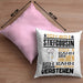 Stiefcousin Geschenk Kaffee-Kissen mit Füllung 40x40 Geschenkidee für Stiefcousin Ich Bin Stiefcousin Ich Kann Es Dir Erklären Jedoch Nicht Für Dich Verstehen Spruch Lustig (Grau) Rosa Trendation