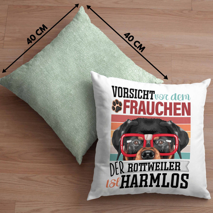 Rottweiler Besitzerin Frauchen Kissen mit Füllung 40x40 Geschenk Lustiger Spruch Geschenkidee Vorsicht Vor Dem Frauchen (Grau) Grün Trendation