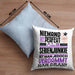 Serienjunkie Geschenk Kissen mit Füllung 40x40 Lustige Geschenkidee für Serienjunkie Geburtstag Niemand Ist Perfekt Aber Als Serienjunkie Ist Man Nah Dran (Grau) Blau Trendation
