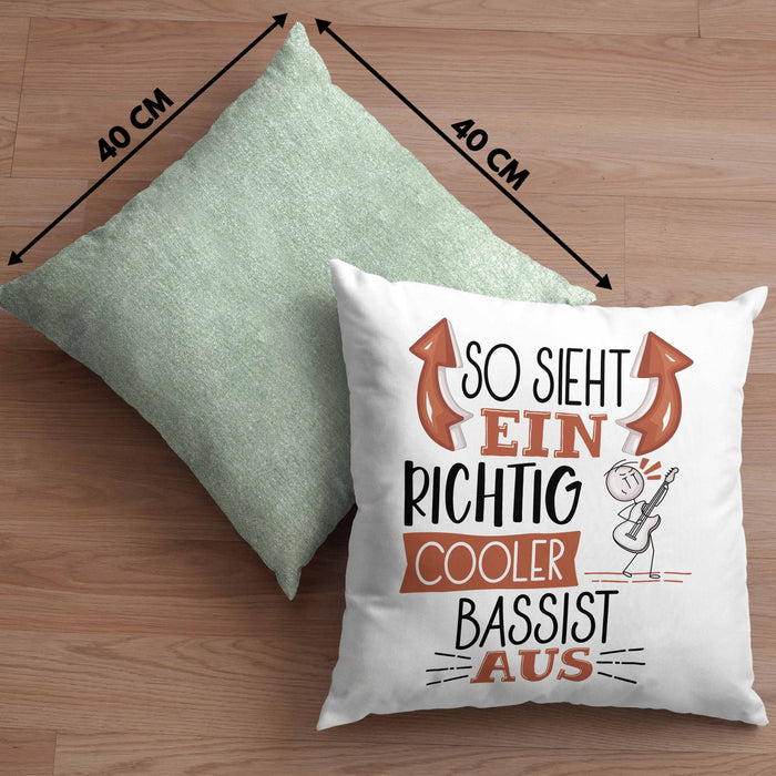 So Sieht Ein Richtig Cooler Bassist Aus Kissen mit Füllung 40x40 Geschenk für Bassist Geburtstag Geschenkdiee (Grau) Grün Trendation