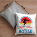 Boule Kissen mit Füllung 40x40 für Boule-Spieler als Geschenkidee Spruch Unterschätze Niemals Einen Alten Mann Beim Boule (Grau) Grau Trendation