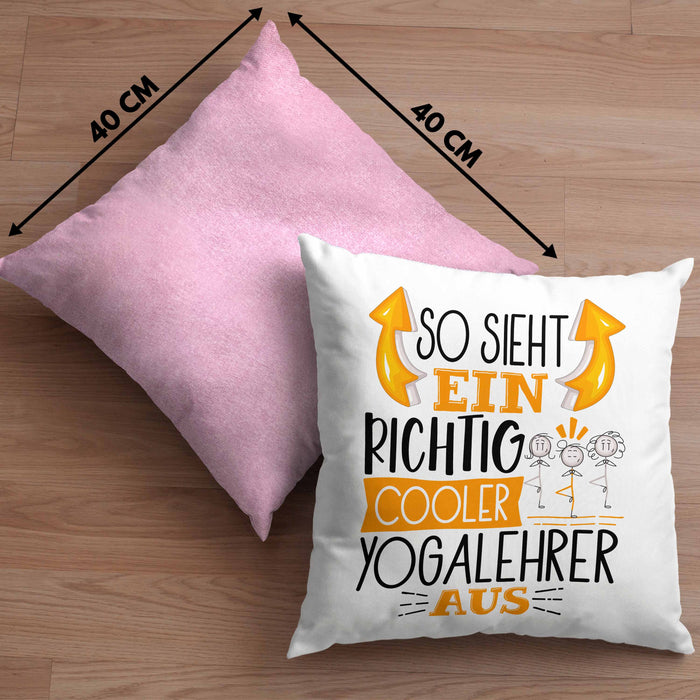 So Sieht Ein Richtig Cooler Yogalehrer Aus Geschenk Kissen mit Füllung 40x40 Lustiger Spruch Geschenkidee (Grau) Rosa Trendation