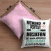 Musikfan Geschenk Kissen mit Füllung 40x40 Lustige Geschenkidee für Musikfan Geburtstag Niemand Ist Perfekt Aber Als Musikfan Ist Man Nah Dran (Grau) Rosa Trendation