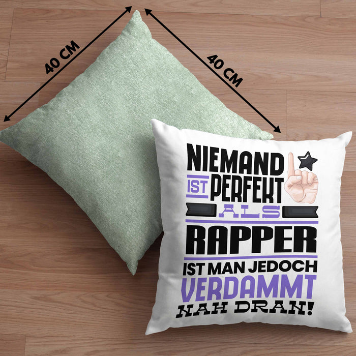 Rapper Geschenk Kissen mit Füllung 40x40 Lustige Geschenkidee für Rapper Geburtstag Niemand Ist Perfekt Aber Als Rapper Ist Man Nah Dran (Grau) Grün Trendation