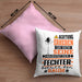 Fechter Geschenk Kissen mit Füllung 40x40 Lustiger Spruch Erheben Sie Sich Der Fechter Betritt den Raum (Grau) Rosa Trendation