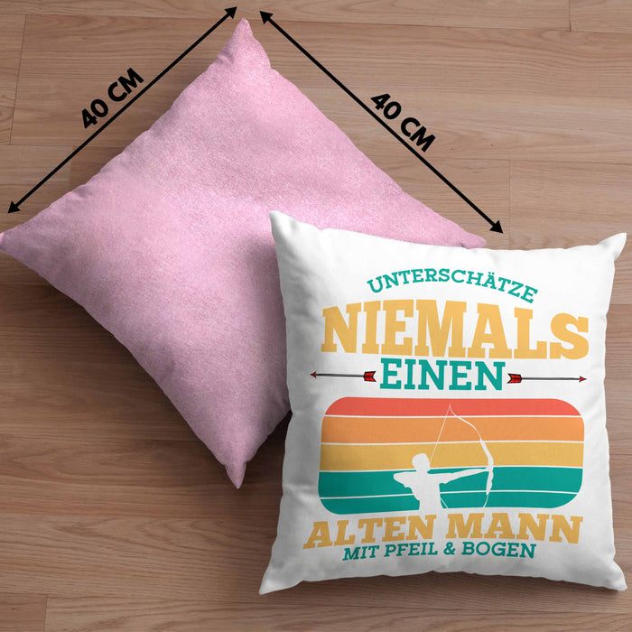 Lustige Bogenschütze Kissen mit Füllung 40x40 Geschenk für Pfeil & Bogen Enthusiasten (Grau) Rosa Trendation
