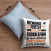 Fußballfan Geschenk Kissen mit Füllung 40x40 Lustige Geschenkidee für Fußballfan Geburtstag Niemand Ist Perfekt Aber Als Fußballfan Ist Man Nah Dran (Grau) Blau Trendation