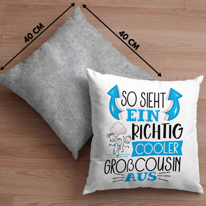 Großcousin Kissen mit Füllung 40x40 Geschenk So Sieht Ein RIchtig Cooler Großcousin Aus Geschenkidee Lustiger Spruch Geburtstag (Grau) Grau Trendation