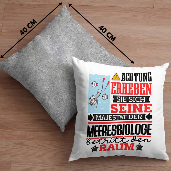 Meeresbiologe Geschenk Kissen mit Füllung 40x40 Lustiger Spruch Erheben Sie Sich Der Meeresbiologe Betritt den Raum (Grau) Grau Trendation