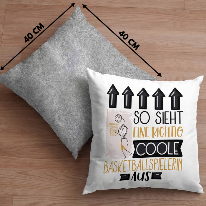 Basketballspielerin Geschenk Kissen mit Füllung 40x40 Lustig Geschenkidee für Basketballspielerin Geburtstag So Sieht Eine Richtig Coole Basketballspielerin Aus Frauen Spruch (Grau) Grau Trendation