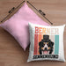 Berner Sennen Besitzer Kissen mit Füllung 40x40 Geschenk Lustiger Spruch Geschenkidee Retro Vinatge Berner Sennen (Grau) Rosa Trendation
