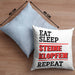 Steinmetz Kissen mit Füllung 40x40 Geschenk Spruch Geschenkidee Eat Sleep Steine Klopfen Repeat (Grau) Blau Trendation