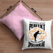 Boule Kissen mit Füllung 40x40 Geschenk Boule-Spieler Geschenkidee Spruch Ich Werfe Nicht toll Spektakulär (Grau) Rosa Trendation