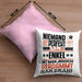 Enkel Geschenk Kissen mit Füllung 40x40 Lustige Geschenkidee für Enkel Geburtstag Niemand Ist Perfekt Aber Als Enkel Ist Man Nah Dran (Grau) Rosa Trendation