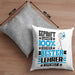 Lehrer Geschenk Lustiger Spruch für Lehrer Geschenkidee Bester Lehrer Der WeltKissen mit Füllung 40x40 (Grau) Grau Trendation