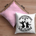 Bachelor Kissen mit Füllung 40x40 Master Studium Endlich Besserwisser Geschenk (Grau) Rosa Trendation