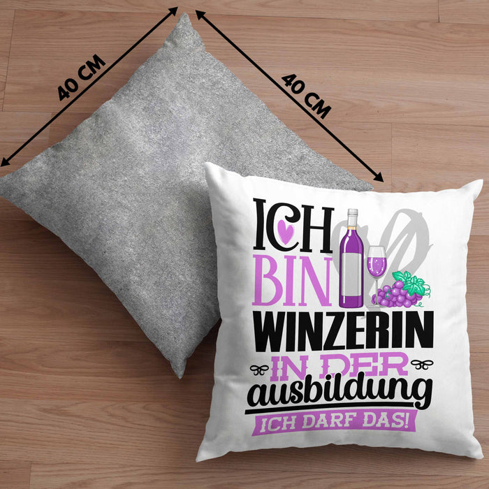 Winzerin Ausbildung Start Geschenk Kissen mit Füllung 40x40 Ich Bin Winzerin In Der Ausbildung Ich Darf Das Geschenkidee (Grau) Grau Trendation