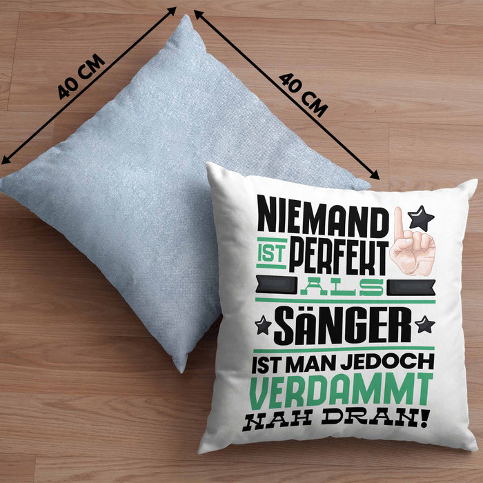 Sänger Geschenk Kissen mit Füllung 40x40 Lustige Geschenkidee für Sänger Geburtstag Niemand Ist Perfekt Aber Als Sänger Ist Man Nah Dran (Grau) Blau Trendation