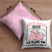 Schweine-Liebhaberin Kissen mit Füllung 40x40 Geschenk Bitte Nicht Stören Ich Träume Von Schweinchen Schwein Sau Besitzer Hausschwein (Grau) Rosa Trendation